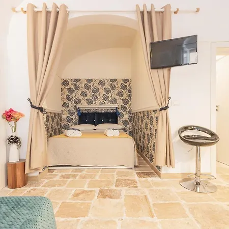 Extravacanza Old Town شقة بولينيانو آ ماري